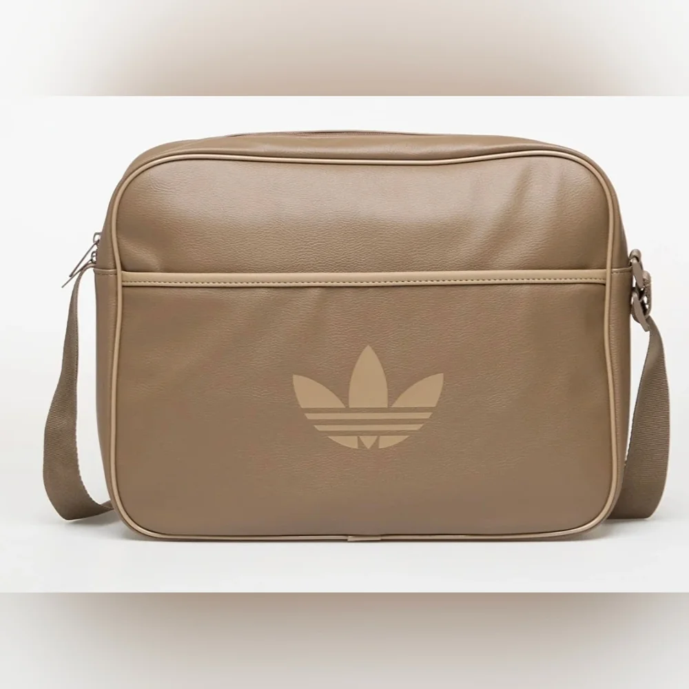 adidas Originals Airliner Trefoil Messenger Bag